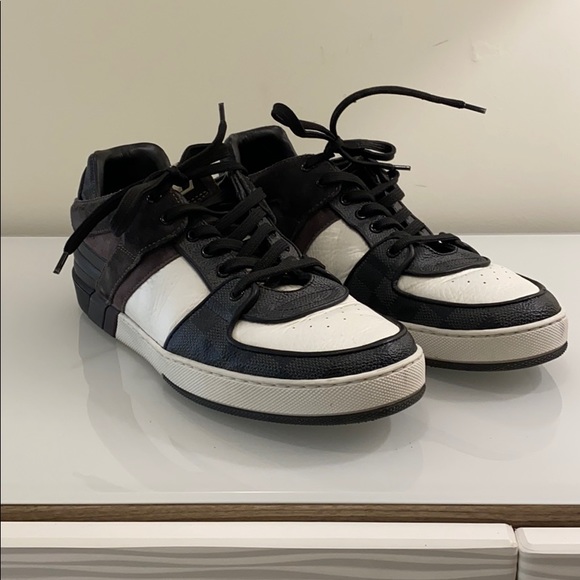 Men’s Louis Vuitton sneakers - Picture 1 of 5